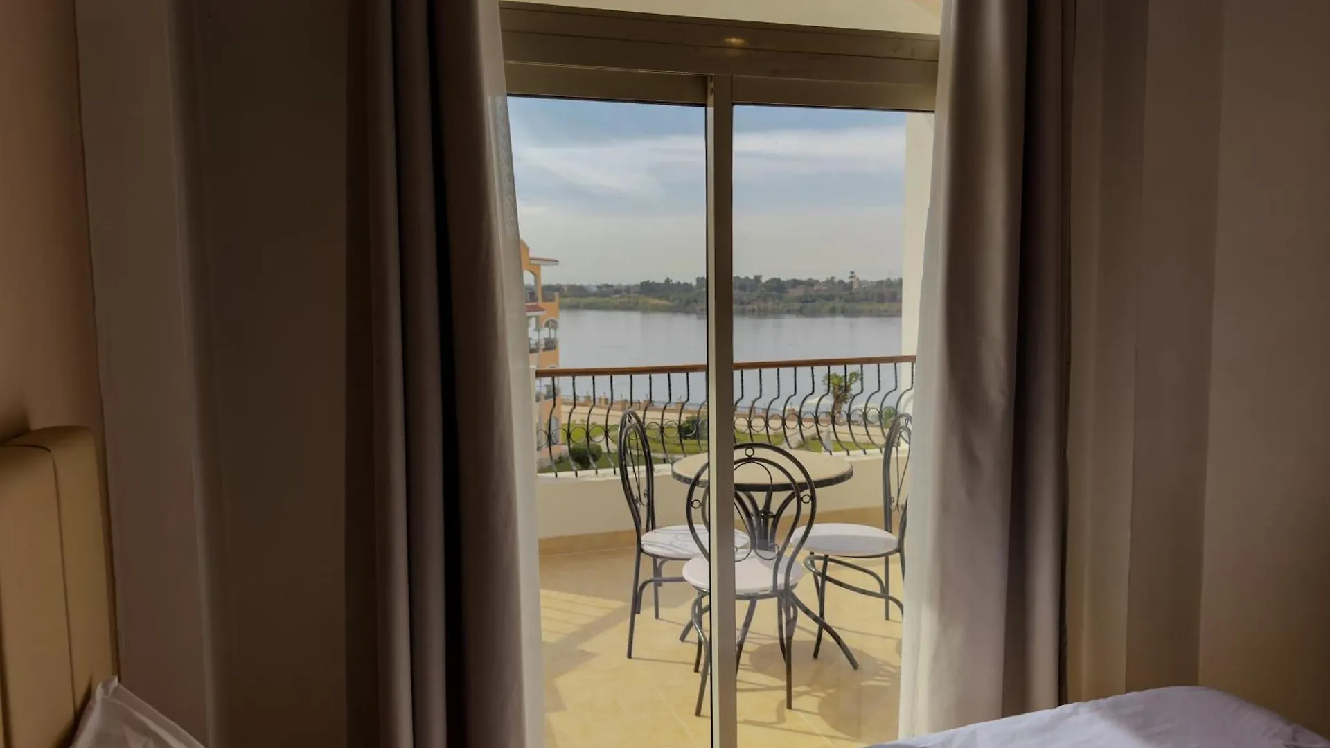 Stunning Nile View Apartment Luxor